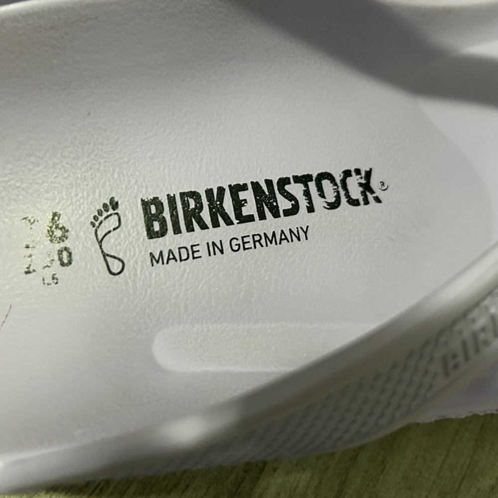 Women's Birkenstock Lavender Vinyl Flip Flops - 6 - Picture 7 of 10